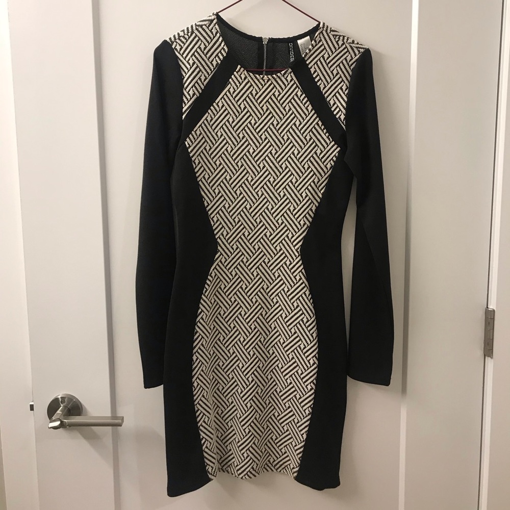 H&M Divided black and ivory ponte dress